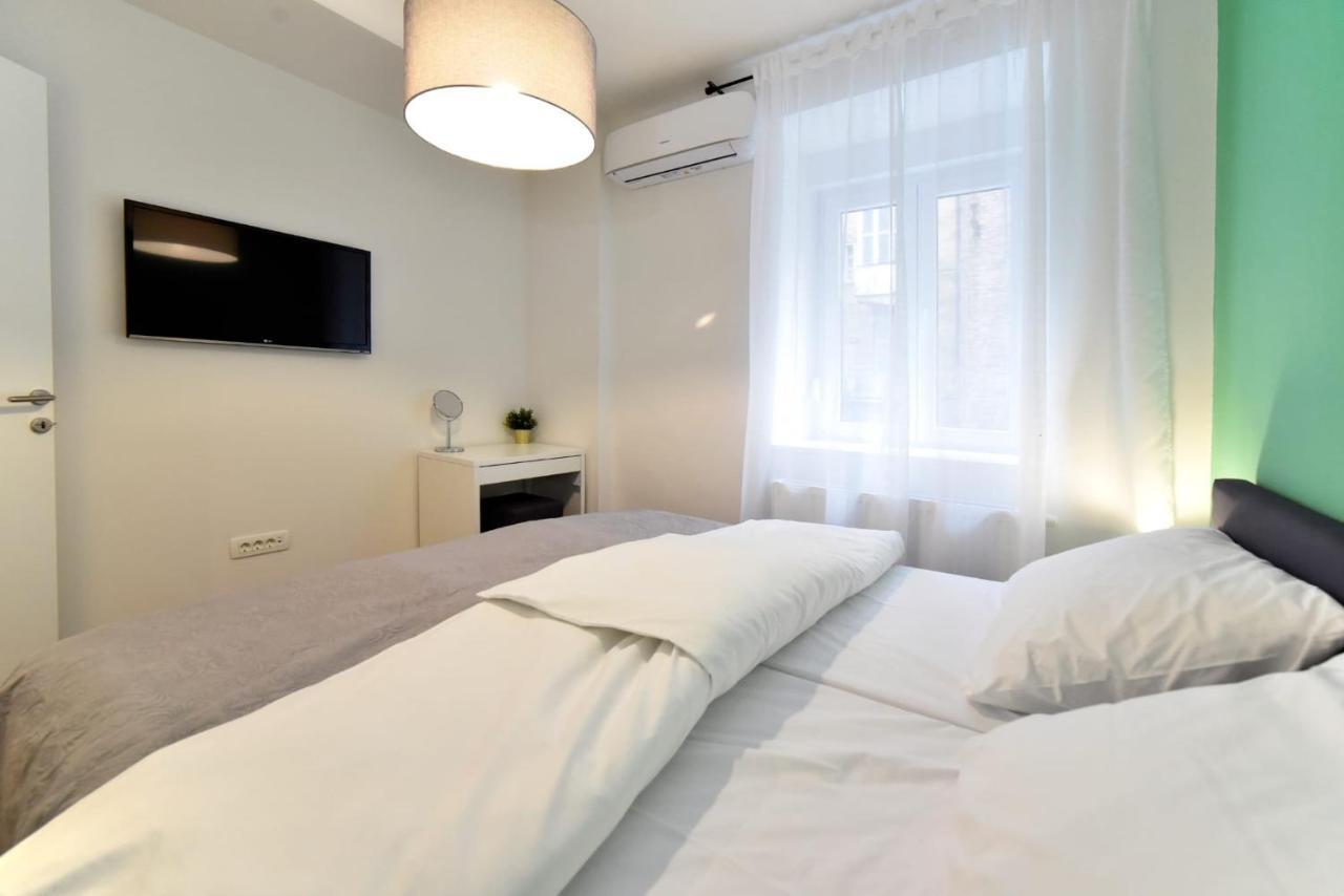 Moin Moin Double Bedroom Suite, Town Centre ซาเกร็บ ภายนอก รูปภาพ